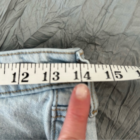 Old Navy High Rise OG Straight Light Blue Wash Distressed Jean Denim Shorts 4 - Picture 10 of 11